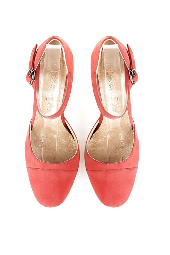 Women's coral elegant closed-back heels, with an instep strap. Round toe. High block heels - Top view